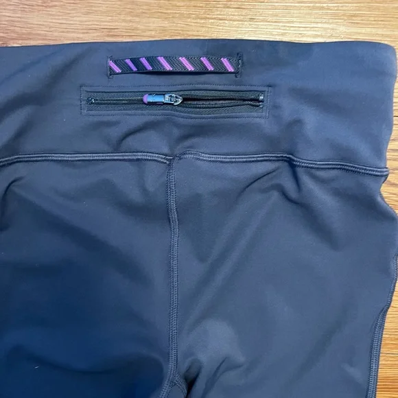 NWOT Under Armour réflective capris size x small - Picture 5 of 8